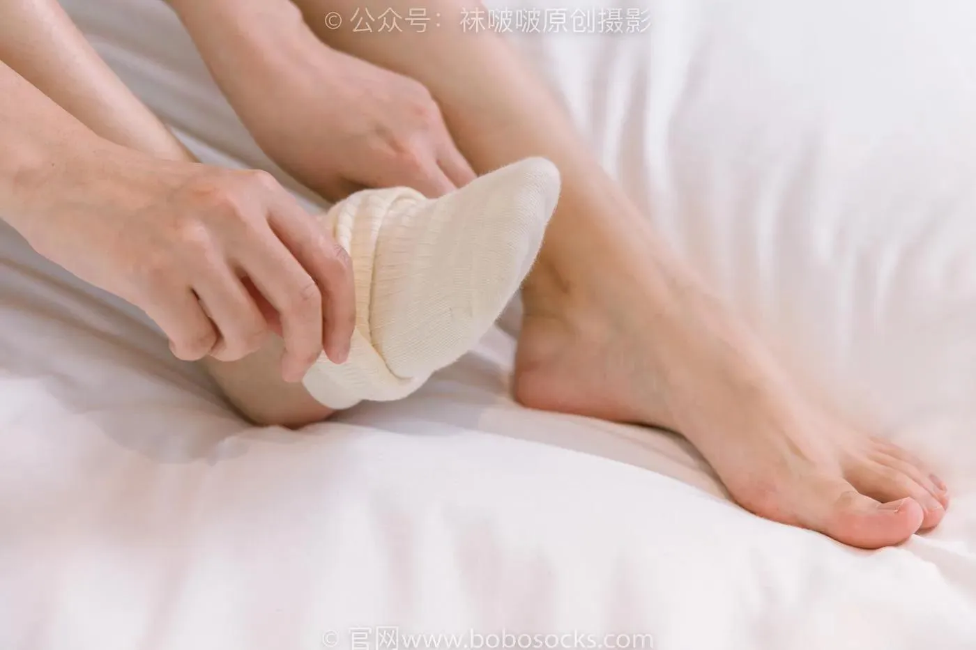 [BoBoSocks袜啵啵]NO.176 小安-运动鞋、白棉袜、裸足 [138P]插图3